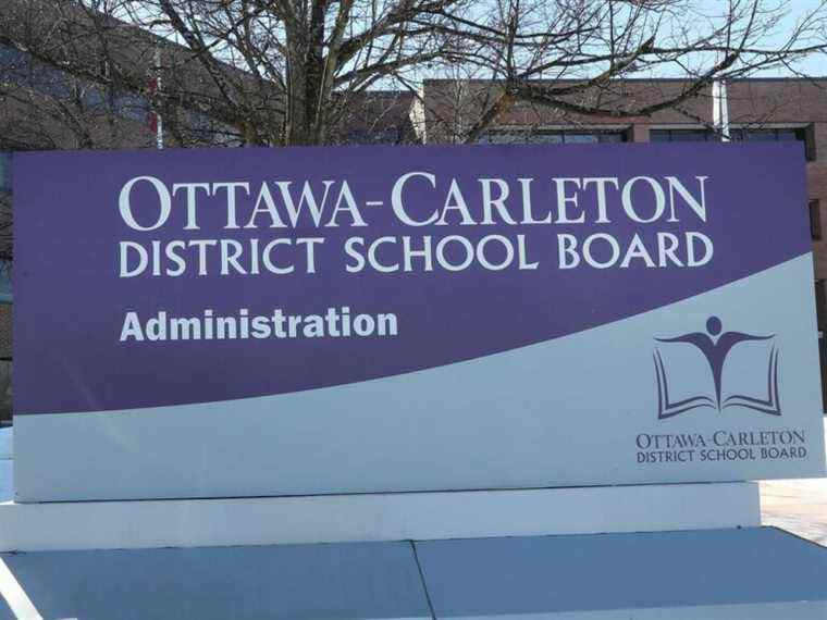 Le conseiller scolaire du conseil scolaire d’Ottawa-Carleton demande une réunion spéciale sur la prolongation de l’utilisation obligatoire du masque