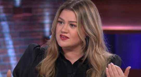 Le divorce de Kelly Clarkson est finalisé et les détails incluent des armes à feu, un paiement forfaitaire et même un camion de pompiers Ford