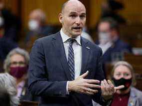 Le ministre de la Santé du Canada, Jean-Yves Duclos, prend la parole lors de la période des questions à la Chambre des communes sur la Colline du Parlement à Ottawa, Ontario, Canada le 3 mars 2022.