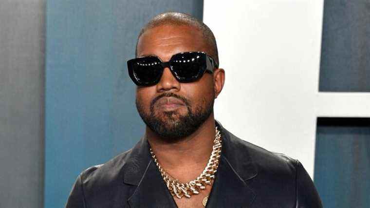 Le représentant de Kanye "Ye" West dit que sa performance aux Grammys a été annulée "concernant le comportement en ligne"
