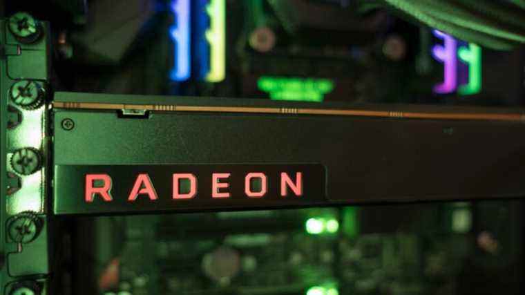 Le trio de nouveaux GPU d’AMD pourrait être lancé le 20 avril, dirigé par l’édition noire RX 6950 XT