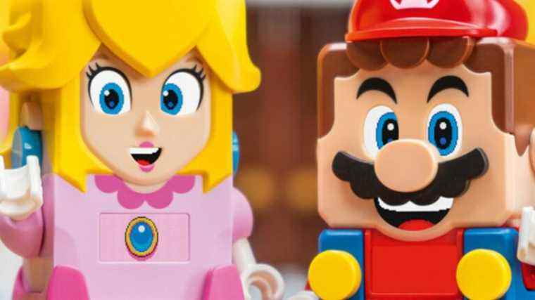 Lego Princess Peach et son château emblématique sont en route (et oui, il y a un gâteau)