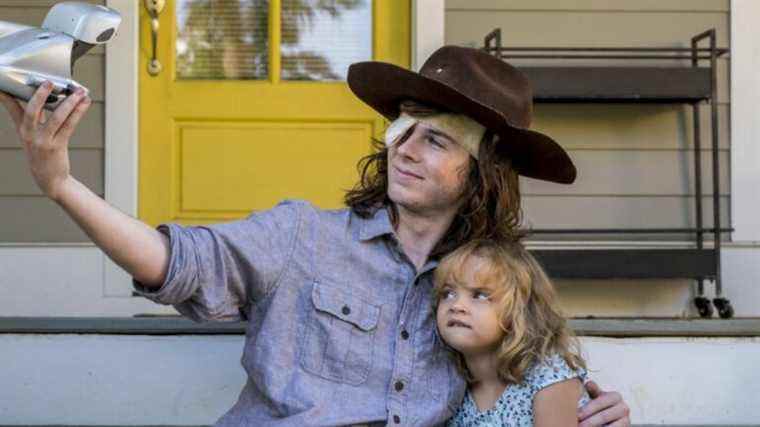 Les acteurs Lori, Carl et Judith Grimes de The Walking Dead partagent une photo amusante ensemble, mais cela compte-t-il comme une réunion ?
