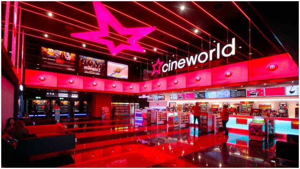 Les revenus de Cineworld atteignent 1,8 milliard de dollars dans COVID-Hit 2021, les pertes diminuent
	
	
