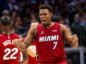 Kyle Lowry du Heat réagit au cours du quatrième quart-temps contre les Dallas Mavericks à l'American Airlines Center.