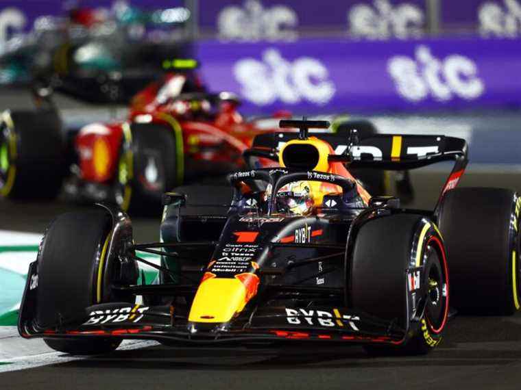 Max Verstappen se bat pour remporter le Grand Prix d’Arabie saoudite