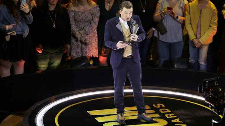 Morgan Wallen remporte la plus haute distinction aux ACM Awards après avoir été banni de l'émission 2021
