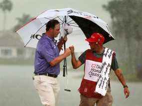 L'Autrichien Sepp Straka réagit à son putt sur le 18e green lors de la dernière manche de la Honda Classic au PGA National Resort And Spa dimanche.