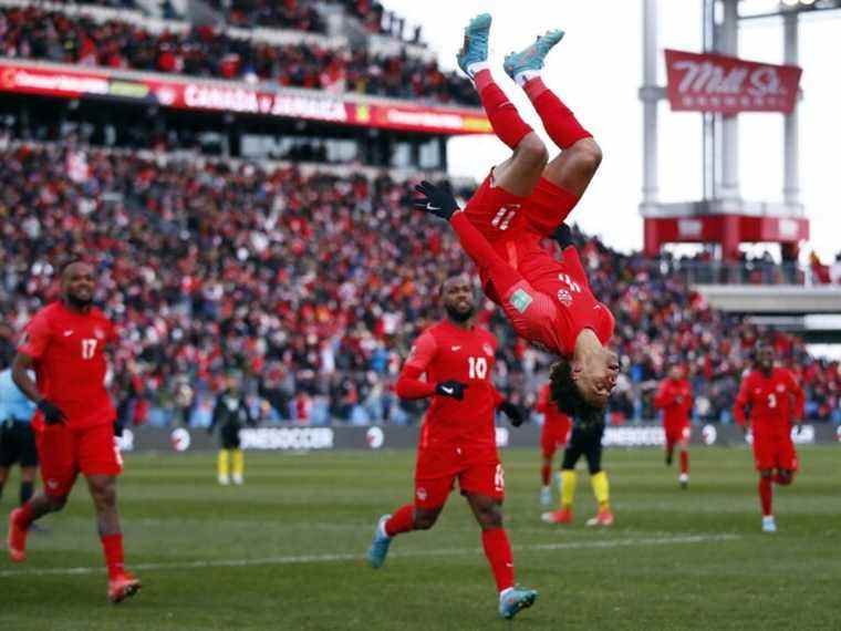 PLIEZ-LE COMME LE CANADA !  L’équipe masculine de soccer décroche une place à la Coupe du monde