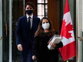 Le premier ministre Justin Trudeau et la ministre des Finances Chrystia Freeland photographiés lors du dernier budget fédéral.