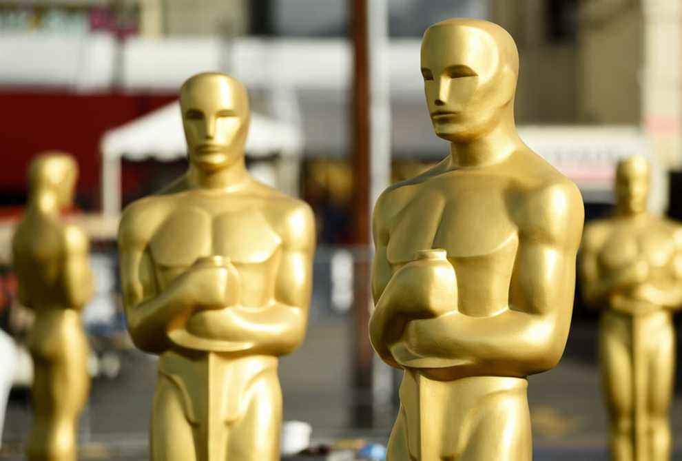 Pétition pour rétablir huit Oscars à la télédiffusion en direct signée par plus de 350 professionnels de l'industrie Les plus populaires doivent être lus Inscrivez-vous aux newsletters Variété Plus de nos marques
	
	
