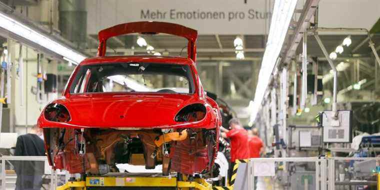 Porsche suspend une partie de sa production en raison de l’invasion de l’Ukraine