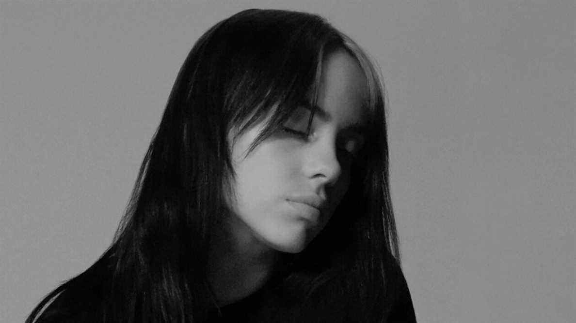 Pourquoi pas le temps de mourir, la chanteuse Billie Eilish s'est en fait entraînée à écrire des chansons de James Bond avant de décrocher le poste
