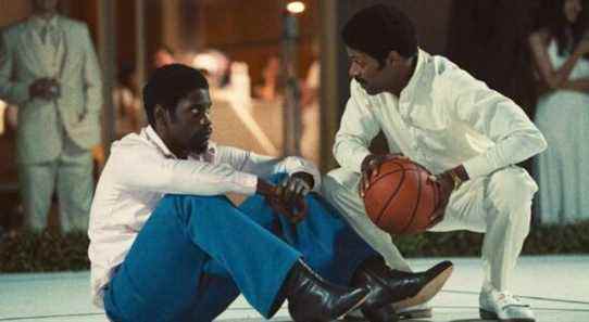 Quincy Isaiah et DeVaughn Nixon de Winning Time sur leur scène de basket-ball "difficile", qui comprenait une note cruciale de John C. Reilly