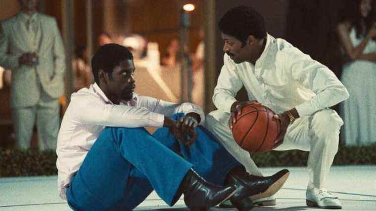 Quincy Isaiah et DeVaughn Nixon de Winning Time sur leur scène de basket-ball "difficile", qui comprenait une note cruciale de John C. Reilly
