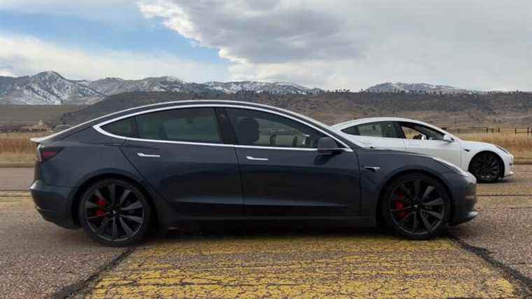 Regardez une Tesla Model 3 prouver que les miles ne signifient pas grand-chose pour l’accélération des véhicules électriques