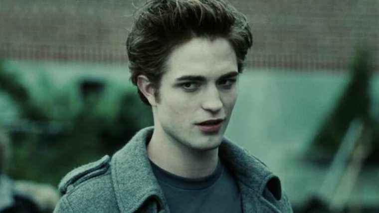 Twilight a partagé un nouveau mashup de Robert Pattinson en tant qu'Edward Cullen et Bruce Wayne, et Batman a répondu
