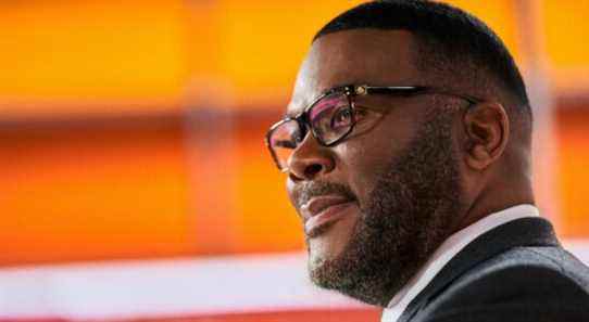 Tyler Perry de A Madea Homecoming explique ce qu'il fait "le plus important" pour rester sain d'esprit tout en travaillant sur tant de projets à la fois