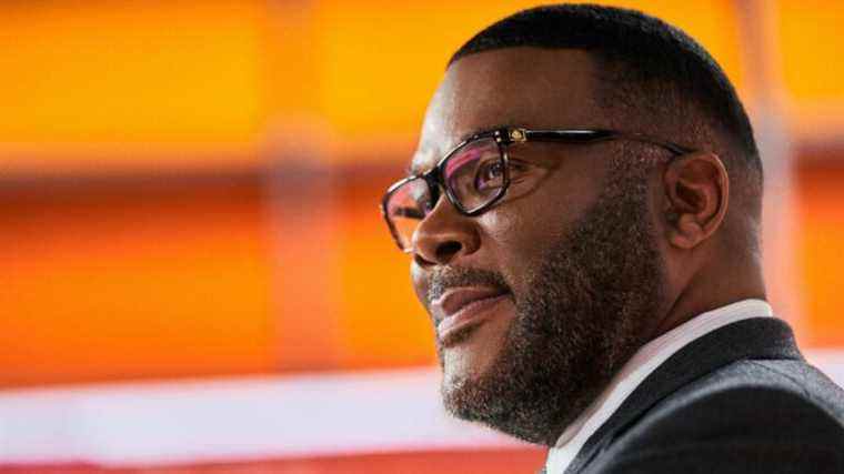 Tyler Perry de A Madea Homecoming explique ce qu'il fait "le plus important" pour rester sain d'esprit tout en travaillant sur tant de projets à la fois
