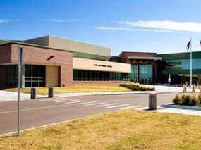 Extérieur de Fort Riley Middle School au Kansas.