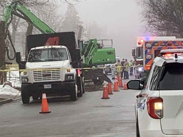 Un travailleur tué à l’aide d’une déchiqueteuse de bois à Oshawa