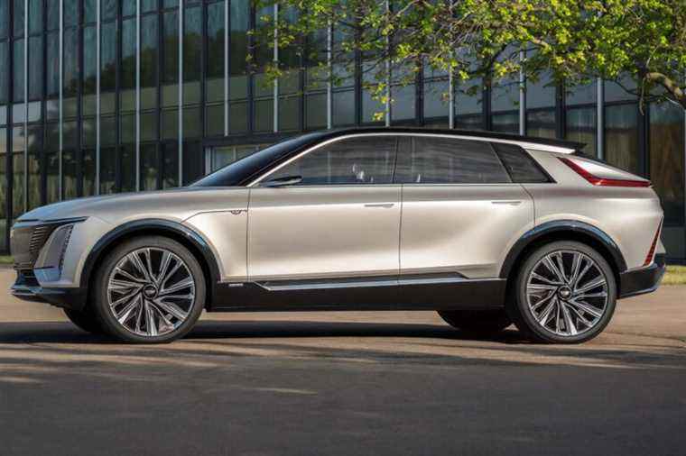 Une Cadillac EV plus petite présentée aux concessionnaires alors que Lyriq EV 2023 démarre la production