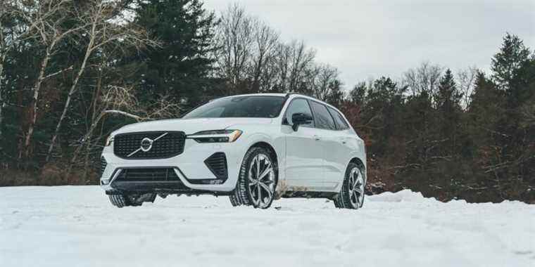 Voir les photos du Volvo XC60 B6 AWD R-Design 2022