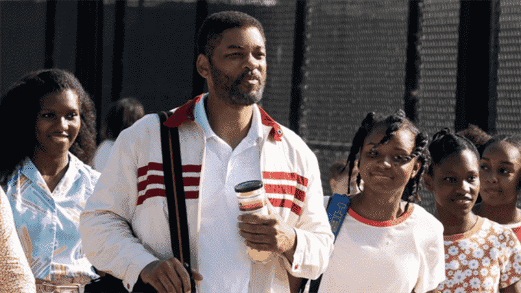 Will Smith a un excellent commentaire sur ces " shorts rouges et serrés " qui l'ont aidé à décrocher tous ces noms aux King Richard Awards, et partage ce que ça fait
