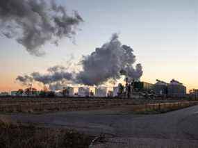 Une raffinerie Exxon Mobil Corp. au port de Rotterdam à Rotterdam, aux Pays-Bas.