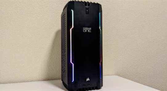 Test du Corsair One i300 - un PC de jeu unique mais cher