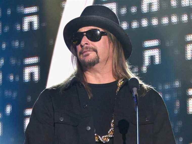 Kid Rock dit à Tucker Carlson : Les haineux « ne peuvent pas m’annuler »