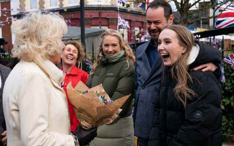 La reine regarde Strictly Come Dancing – et la duchesse de Cornouailles révèle pour qui elle a voté