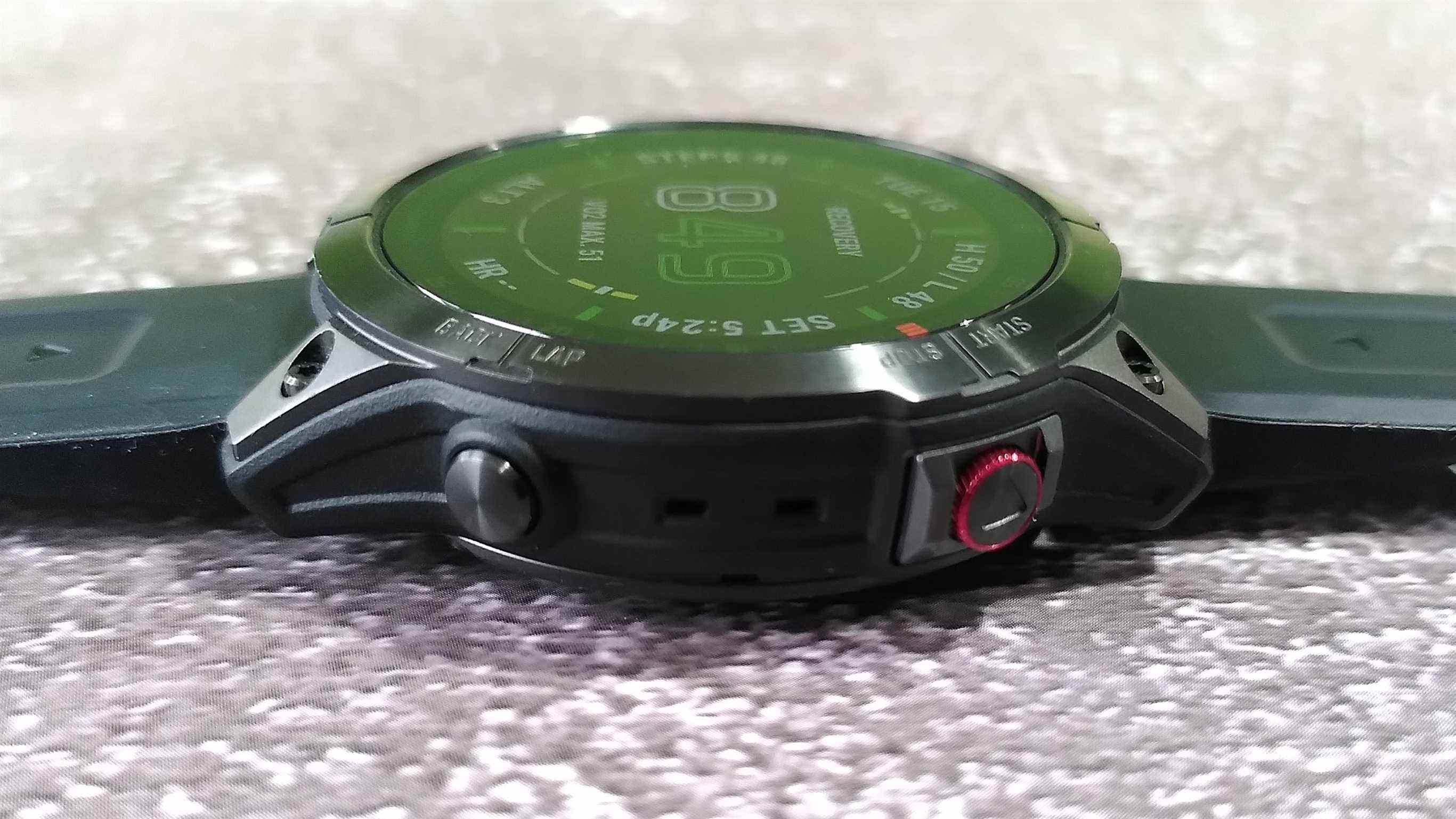 Vue latérale de la montre Garmin Epix (Gen 2)