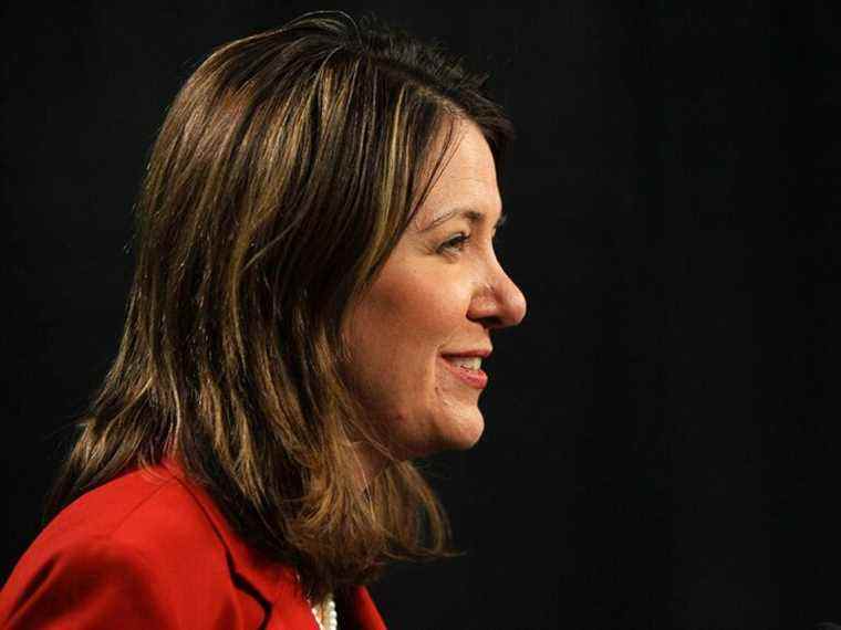 L’ex-leader de Wildrose, Danielle Smith, revient en politique avec l’intention de remplacer Kenney