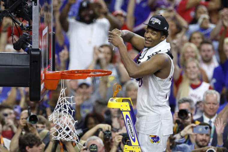 Les Jayhawks du Kansas complètent leur retour record au sommet de l’UNC pour le titre NCAA