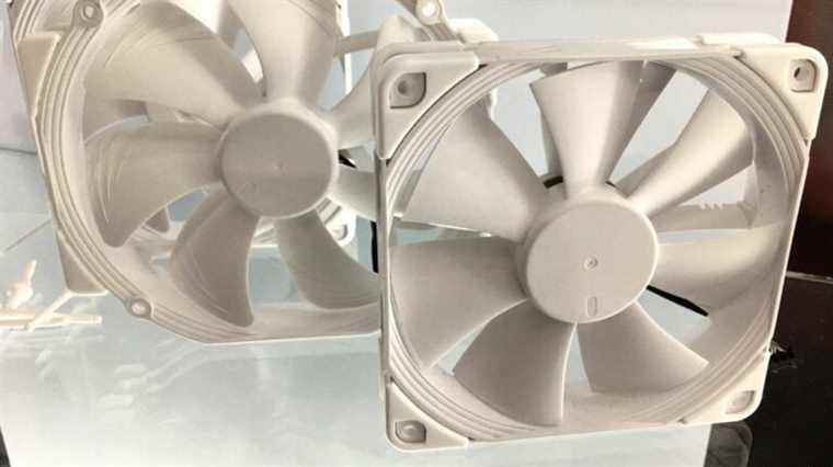 Noctua retarde les ventilateurs blancs très attendus et le refroidisseur NH-D15 de nouvelle génération