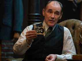 Mark Rylance lui donne peut-être 65% dans cette scène, mais il peut le composer jusqu'à 100 si vous le souhaitez.