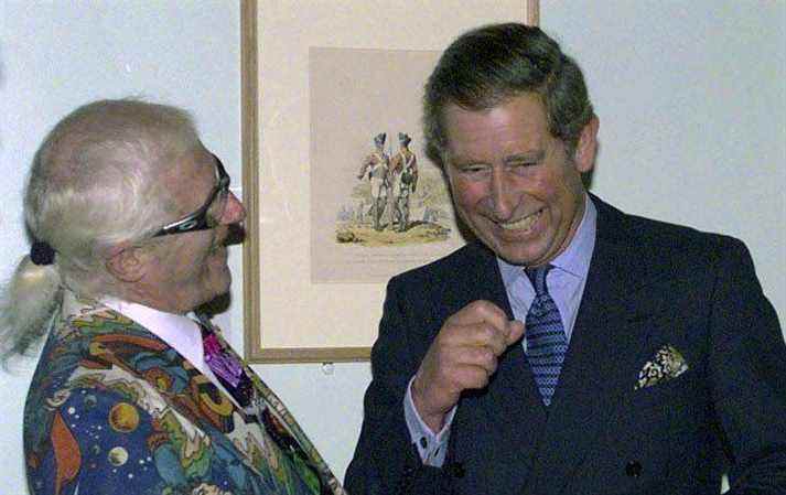 Jimmy Savile a donné des conseils au prince Charles sur les médias dans un dossier détaillé, affirme le cinéaste