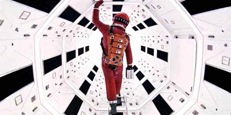 2001_ A Space Odyssey_Inside Ship