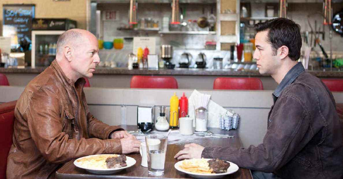 bruce-willis-joseph-gordon-levitt-looper