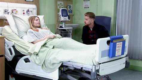 Gary Windass rend visite à Laura Neelan à l'hôpital, Coronation Street