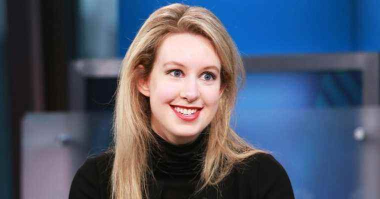 Les anciens tweets d'Elizabeth Holmes sont miraculeusement toujours en ligne
