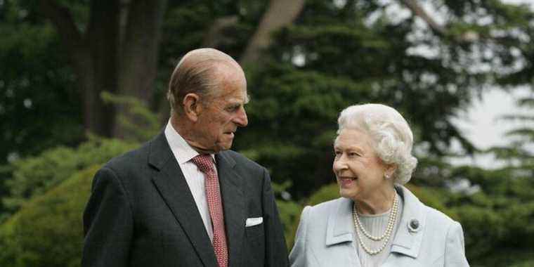 La reine Elizabeth partage un poème en hommage à l’anniversaire de la mort du prince Philip