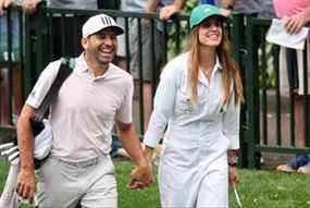 Sergio Garcia a tenu la main de sa femme Angela mercredi lors du concours Par 3.  GETTY IMAGES