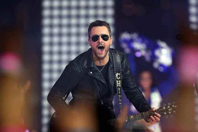 La star de la country Eric Church annule un concert pour regarder un match de basket