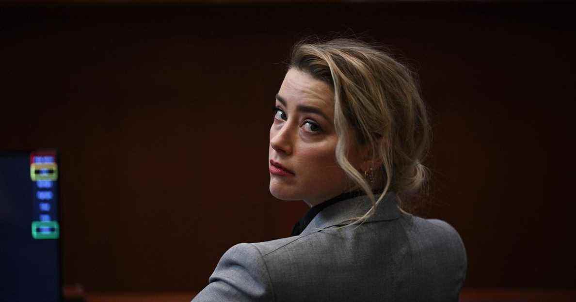 Amber Heard accuse Johnny Depp d'agression sexuelle, agissant comme un 