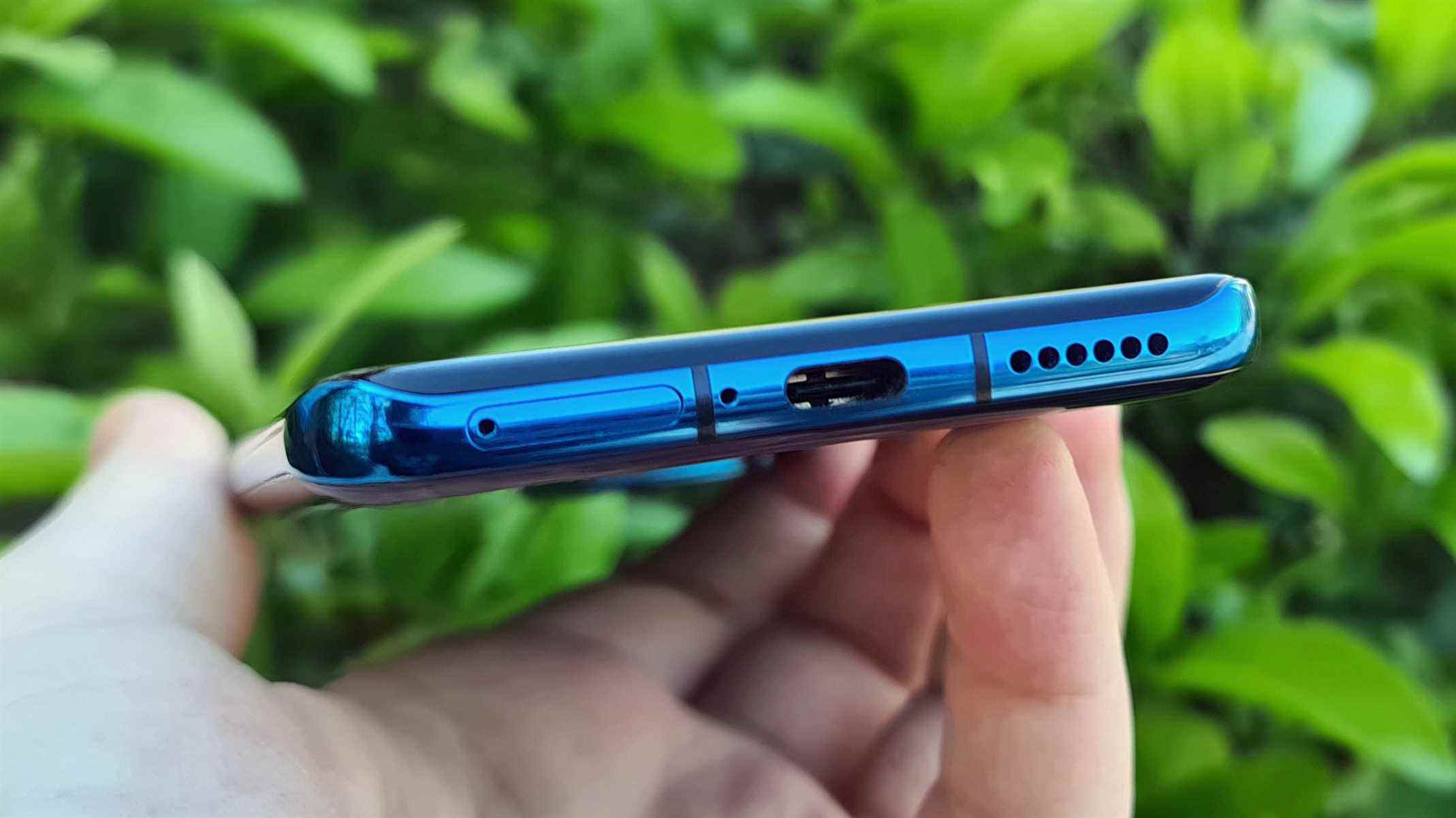 Le bord inférieur d'un Huawei P40 Pro