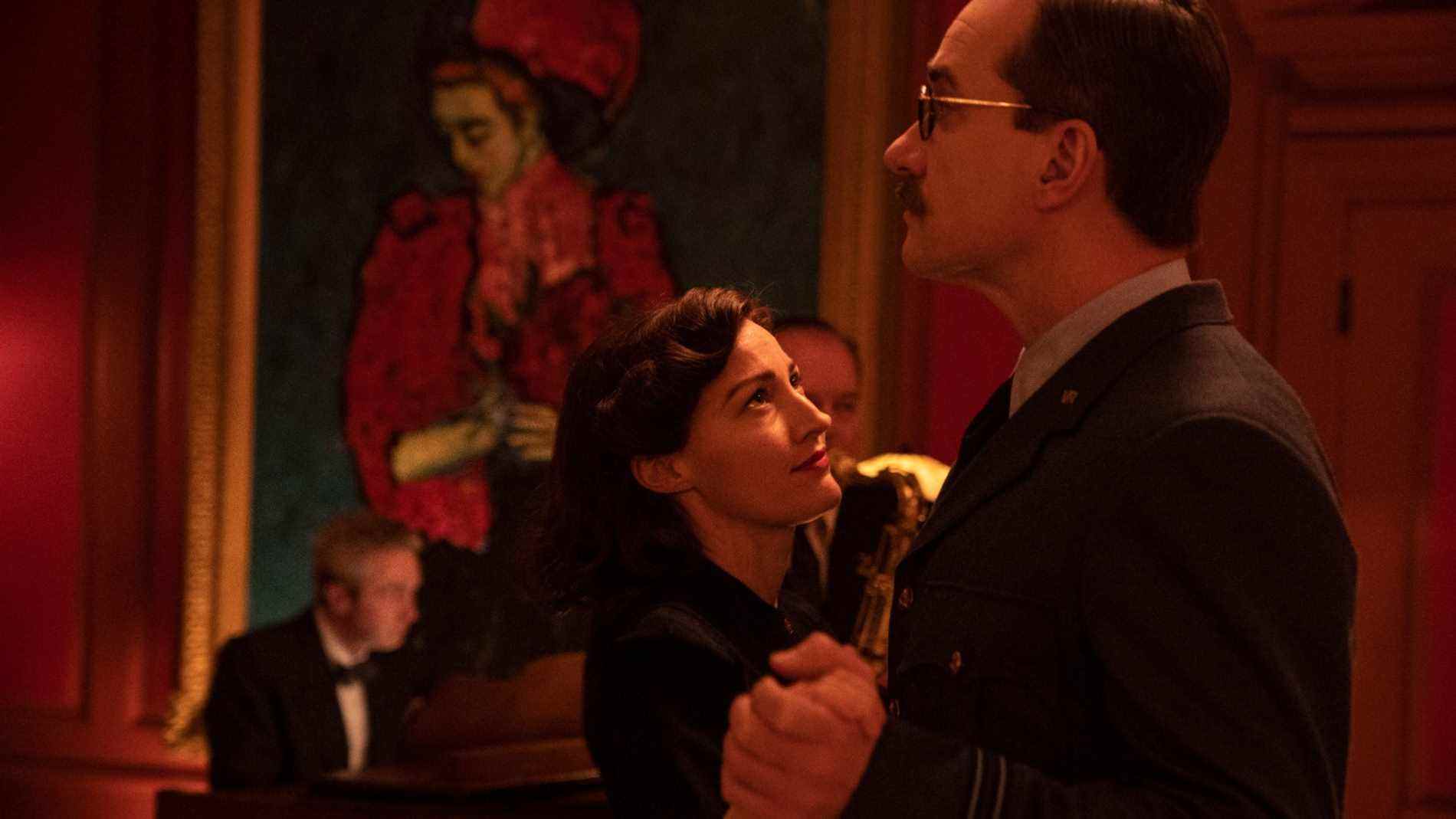 Kelly Macdonald et Matthew Macfadyen dans Operation Mincemeat