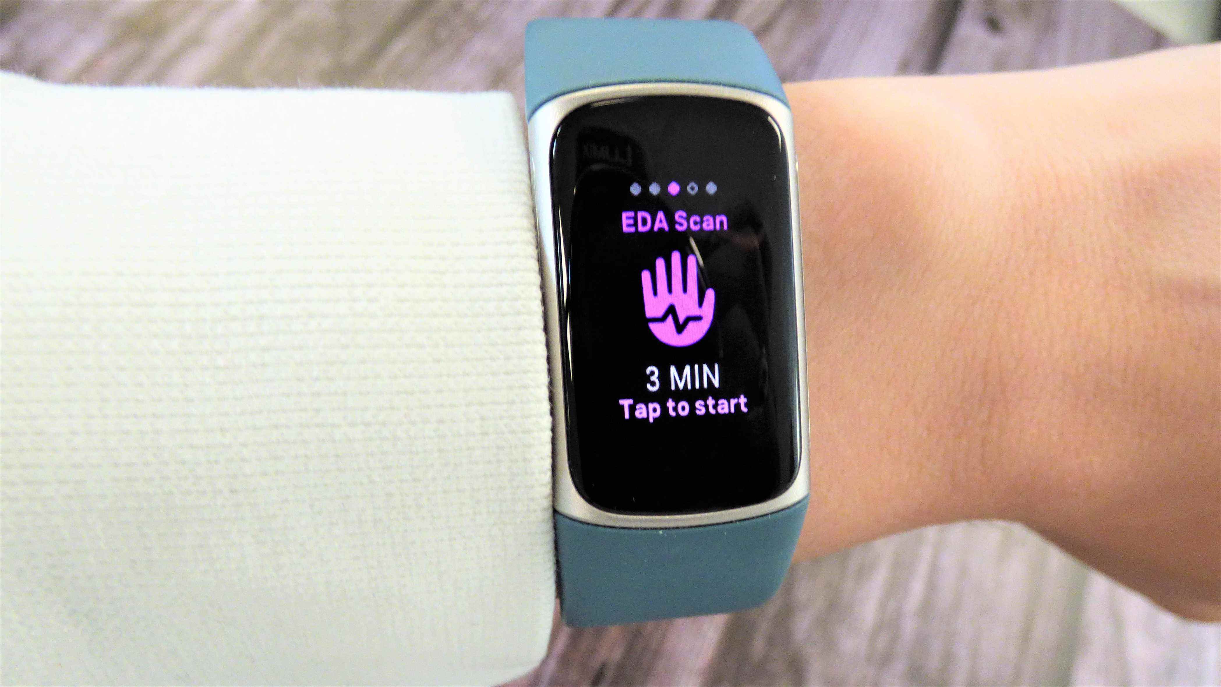 Application EDA sur une montre Fitbit Charge 5