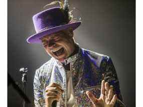 Gord Downie des Tragically Hip se produit au Air Canada Centre à Toronto le 10 août 2016. Ernest Doroszuk/Toronto Sun